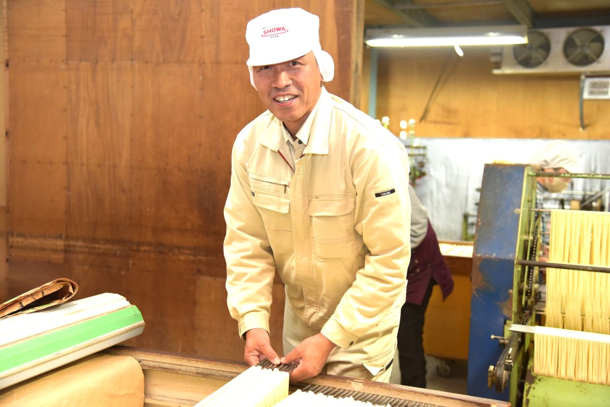 そうめんの最適な茹で方を語る芳岡氏