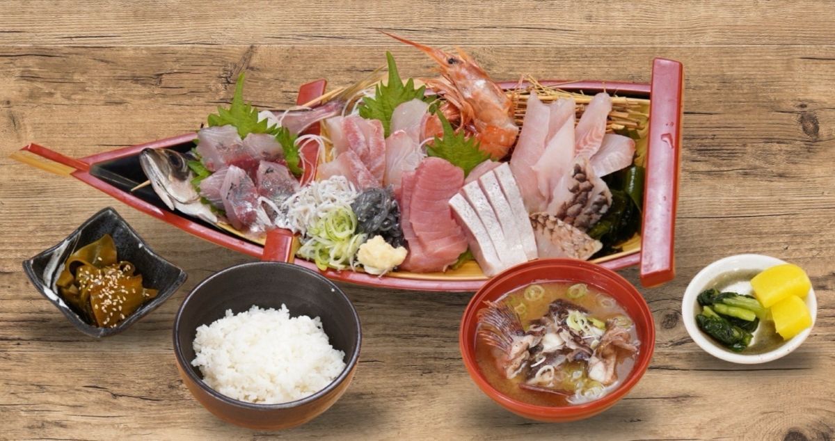 人気メニューの舟盛り