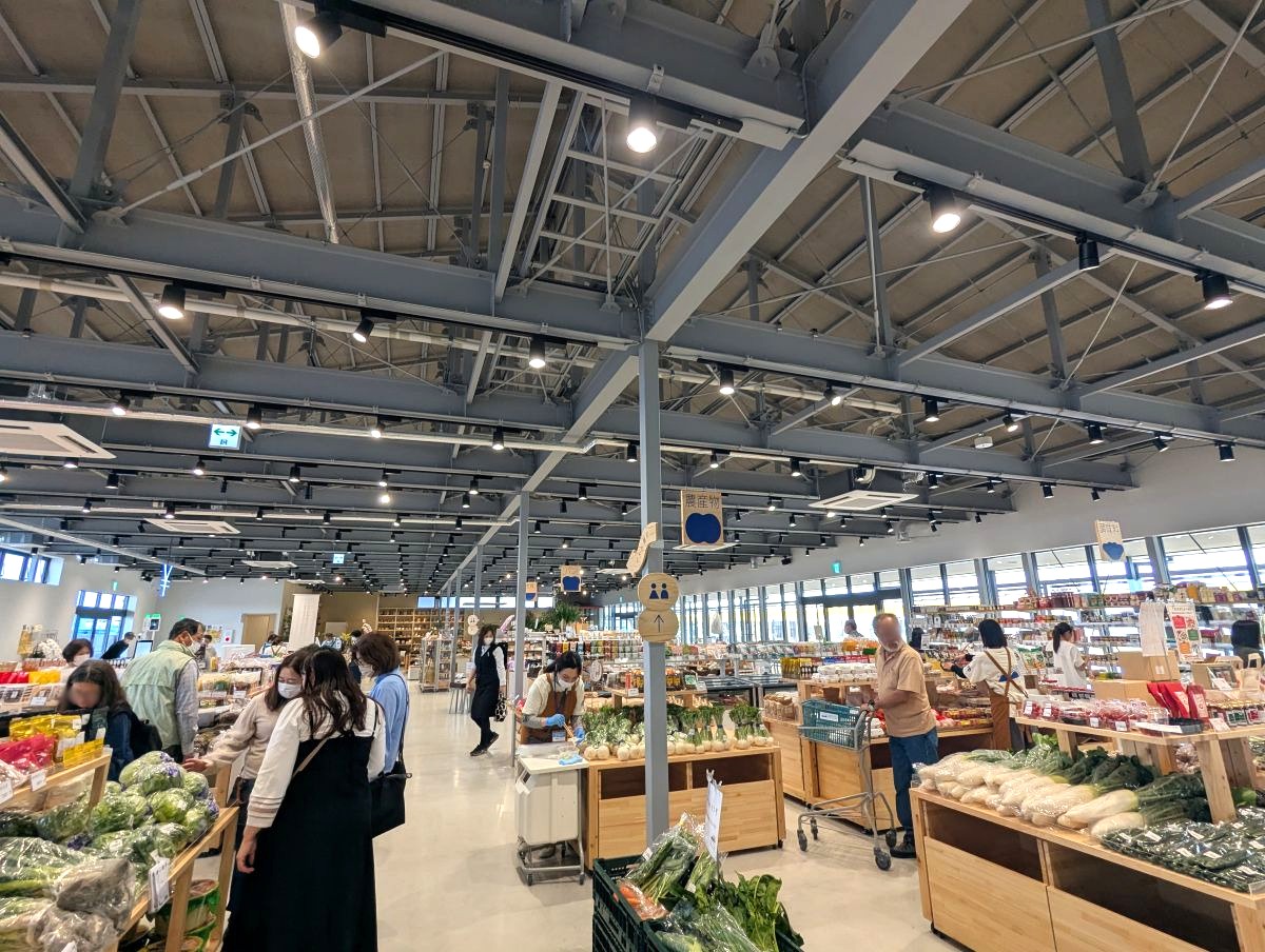 広々した「えにし」内