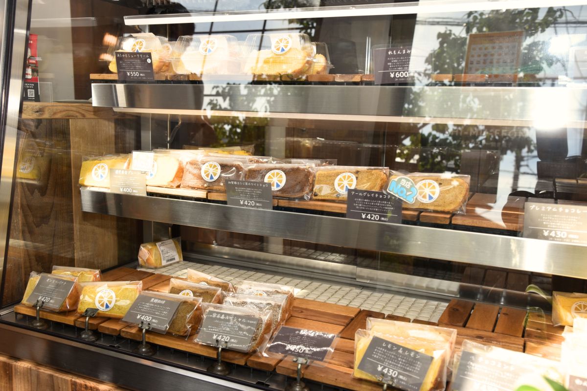 季節のラインナップも気になるショウケース